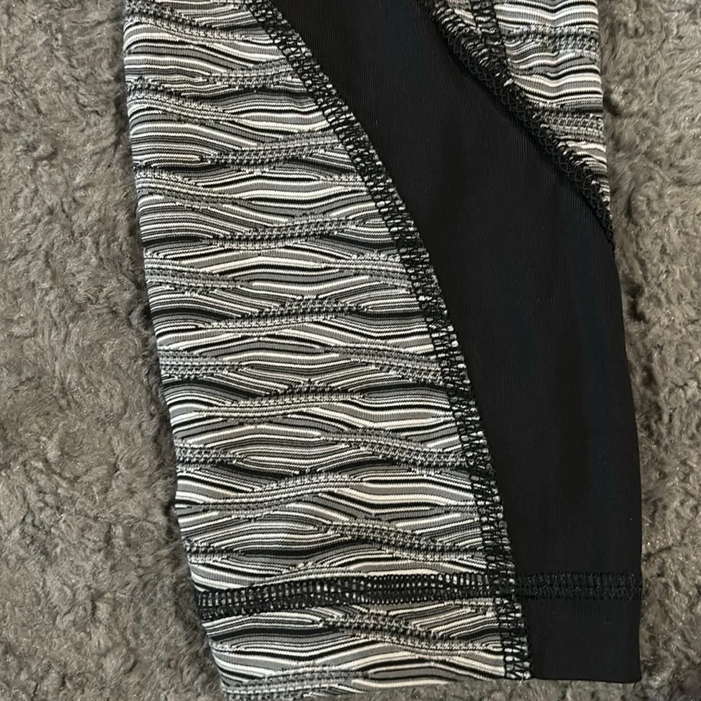 LuLulemon leggings - Picture 6 of 6